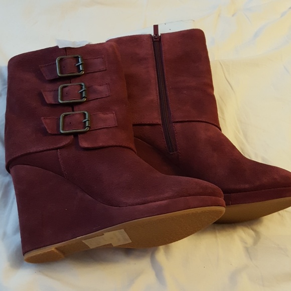 NWOT wine colored  leather suede wedge - Picture 2 of 5